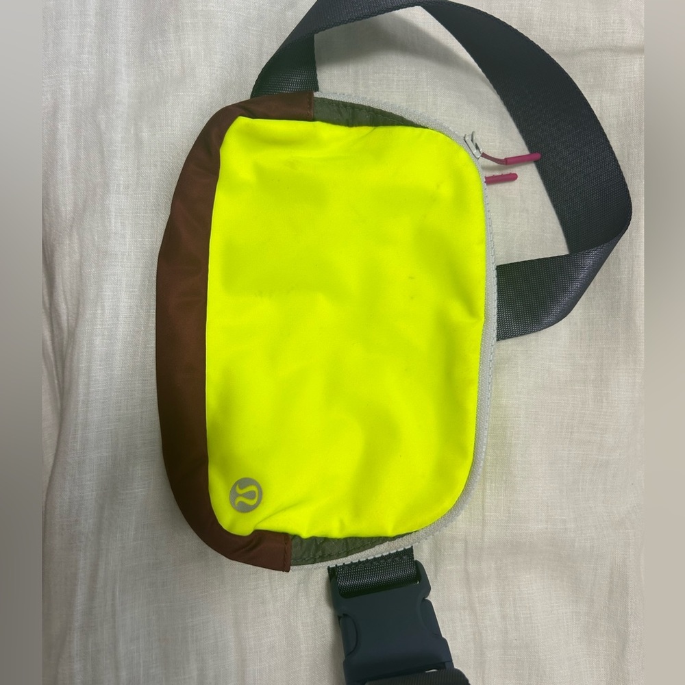Lululemon belt bag